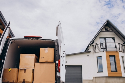 Residential Movers in Castle Pines, CO: Gate and HOA Rules